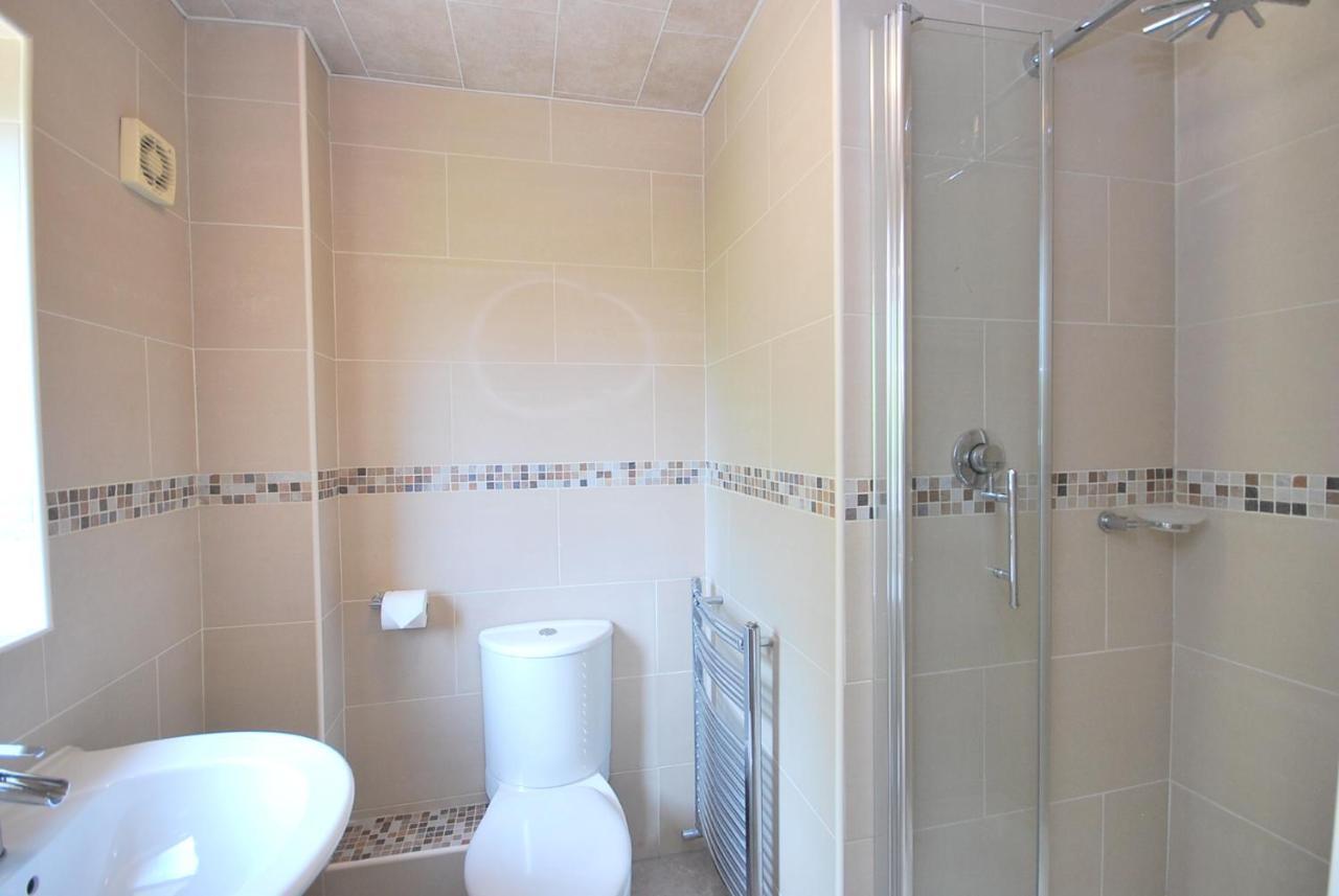 Entire And Exclusive Four Bed Detached Villa Lostock Exterior foto
